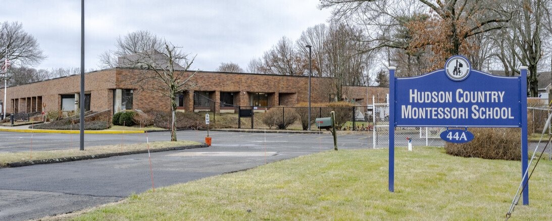 the exterior of the Danbury Hudson Country Montessori School Building